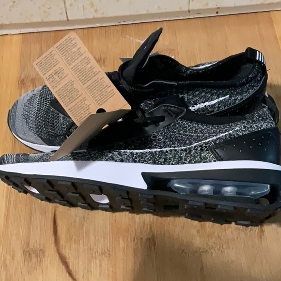 New Without box Air Max Flyknit Racer Sneakers, size 9 black/white main image 8